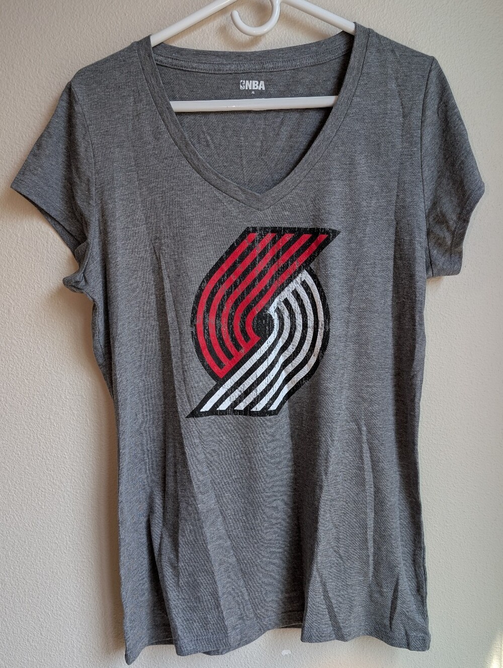 NBA Official Blazers V Neck Tee Women's Size XL
